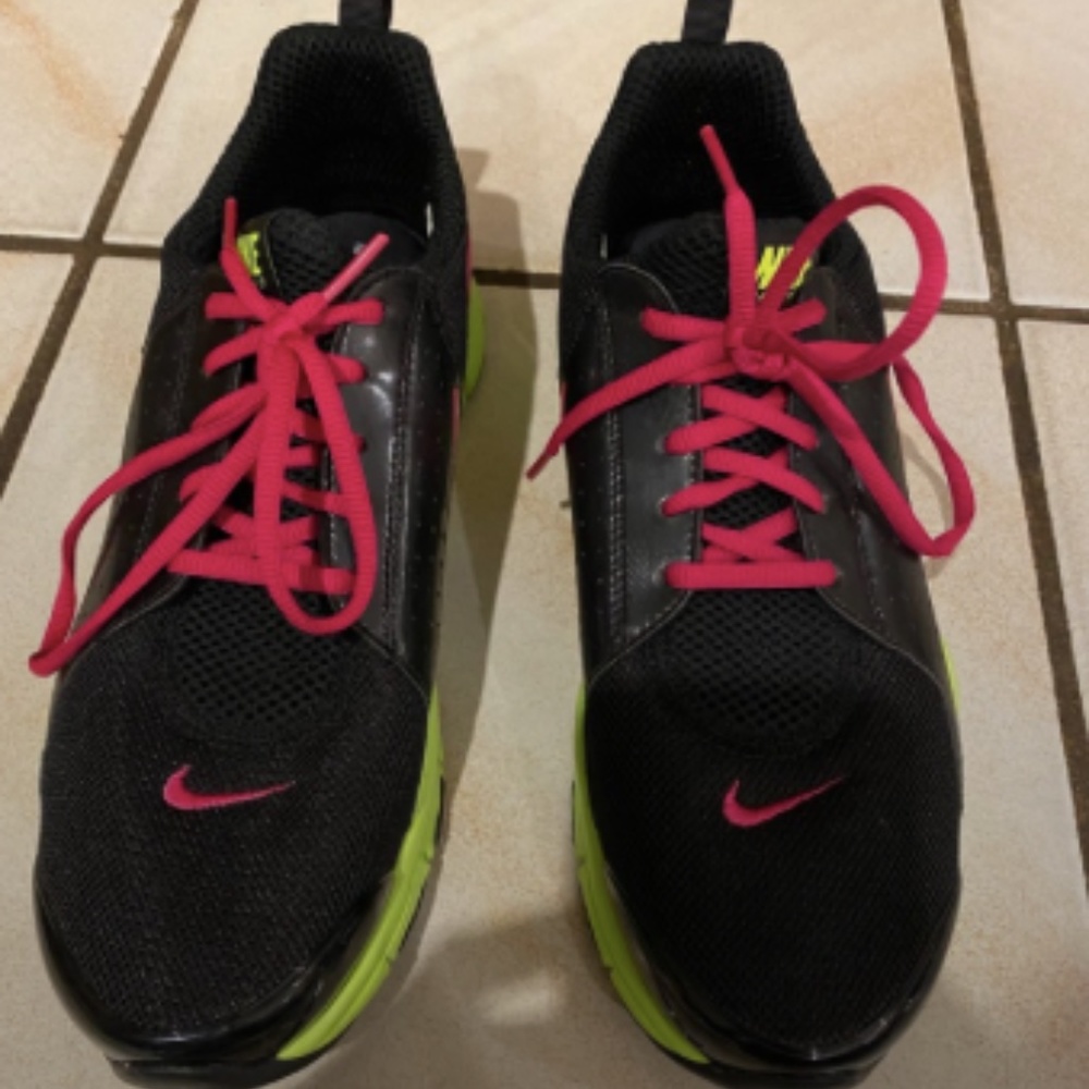 Nike's Women's Black with Yellow Trim Sneaker - Size 9 - New